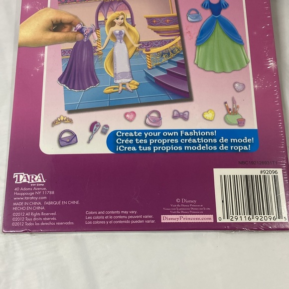 Disney Princess Dress Up Magnetic Activity Fun Kit Over Magnets New - Picture 7 of 7